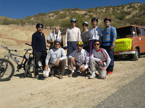 http://s1.picofile.com/file/7543541719/121855_3_.jpg