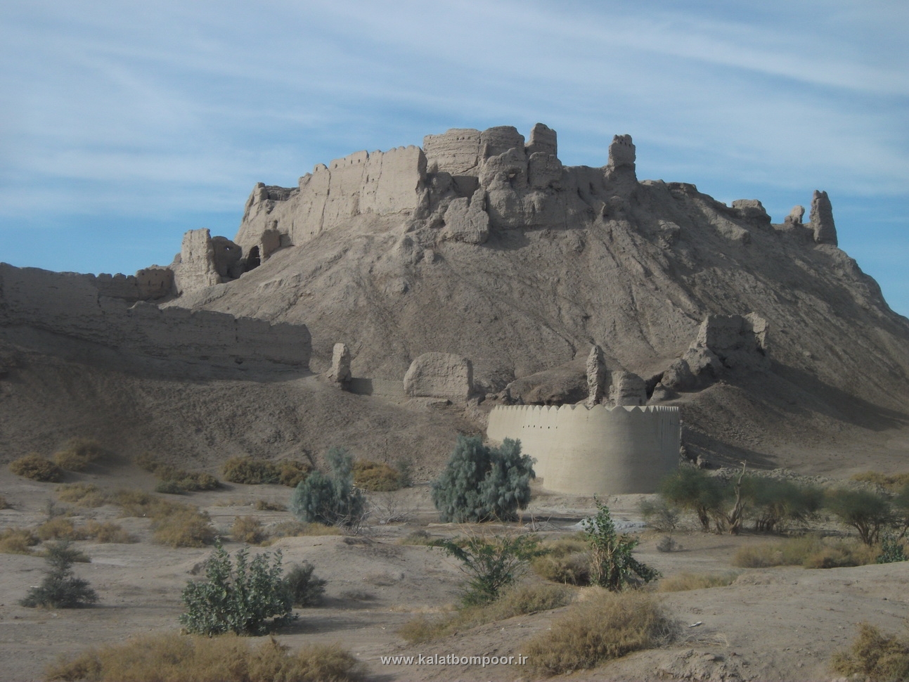 قلعه تاریخی بمپور به روایتی دیگر