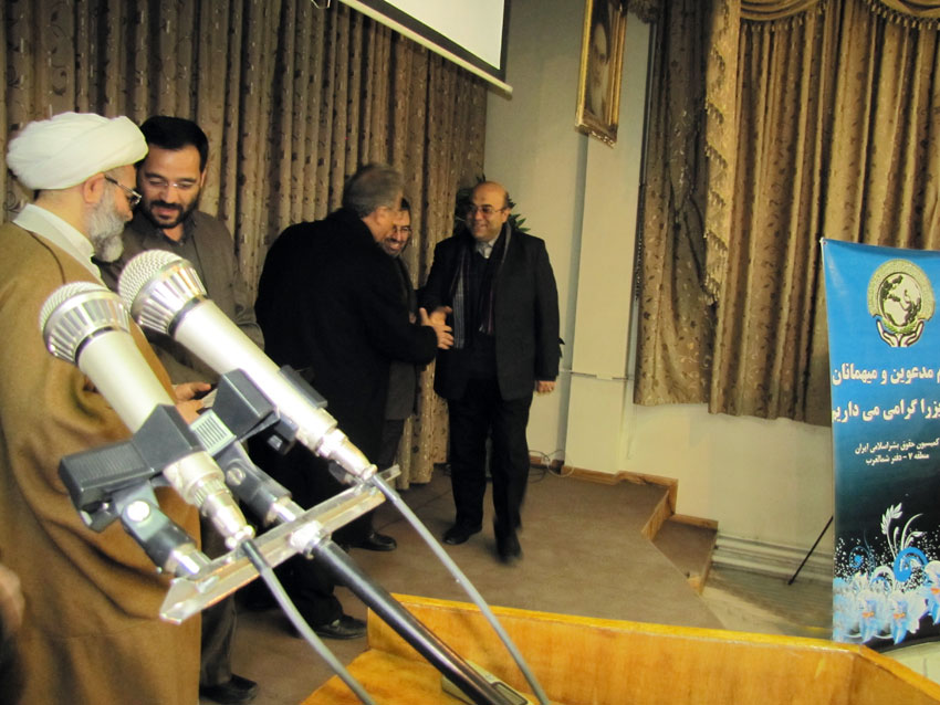 مهندس علی نواداد مدیرکل صداوسیمای استان آذربایجان شرقی درمراسم تجلیل از حامیان و یاری رسانان به زلزله زدگان منطقه ارسباران در تبریز 
