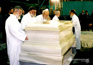 http://s1.picofile.com/file/7623558923/a8091234_8424_46b6_8bad_037b1ed3d7bf.jpg