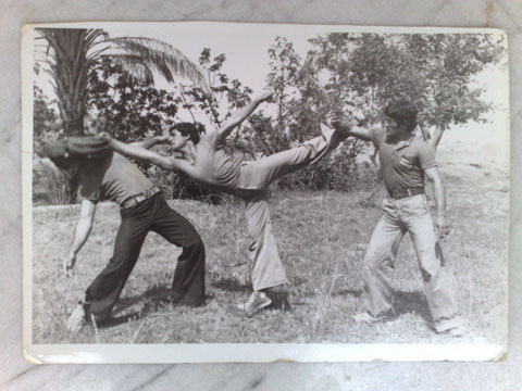 http://s1.picofile.com/file/7636362147/9_11_91_5_.jpg