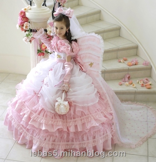  مدل لباس عروس بچه گانه، عکس لباس عروس http://jojoman.mihanblog.com         