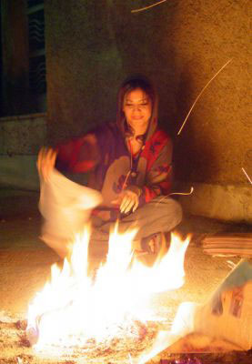 http://s1.picofile.com/file/7687064080/qizi_odlar.jpg