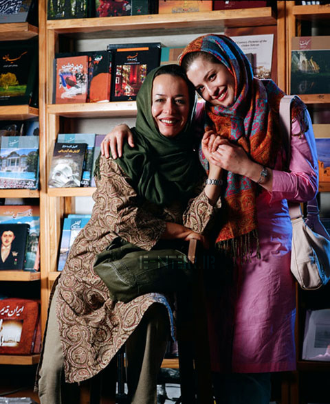 عکس جدید مهراوه شریفی نیا و مادرش ازیتا حاجیان