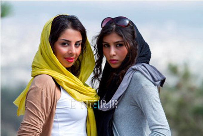 عکس جدید فتانه ملک محمدی و خواهرش