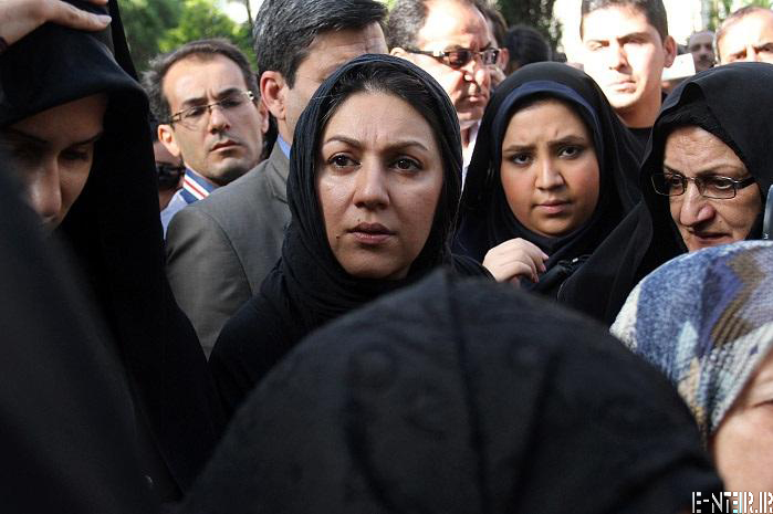 عکس های ستاره اسکندری در مراسم خاکسپاری پیکر عسل بدیعی