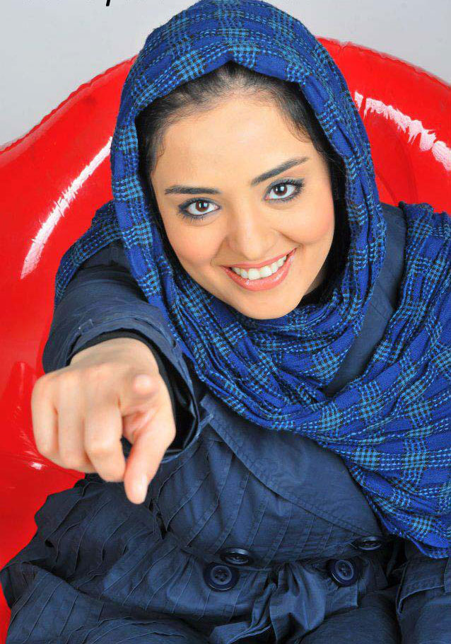 http://s1.picofile.com/file/7720819672/narges_mohammadi04.jpg