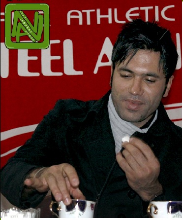 http://s1.picofile.com/file/7828561505/11127763779843480364.jpg
