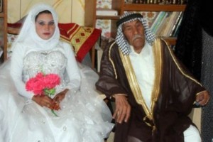 ازدواج پیرمرد ۹۲ ساله با دختر ۲۲ ساله +عکس