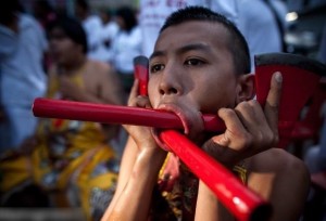 فستیوال تایلند با اعمال عجیب و غریب