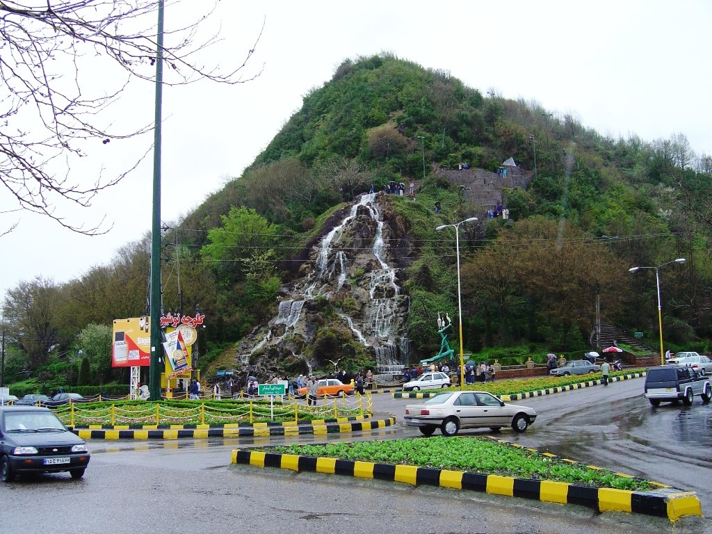 http://s1.picofile.com/file/7952272468/lahijan93532.jpg