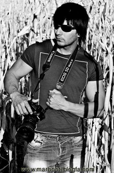 http://s1.picofile.com/file/7959974080/Taha_Ghazizadeh.jpg