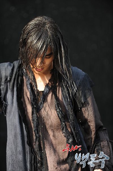 http://s1.picofile.com/file/7960967632/Warrior_Baek_Dong_Soo_8_.jpg