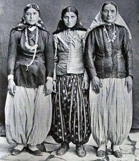 عکس دختران بالا شهر تهران در زمان قاجار