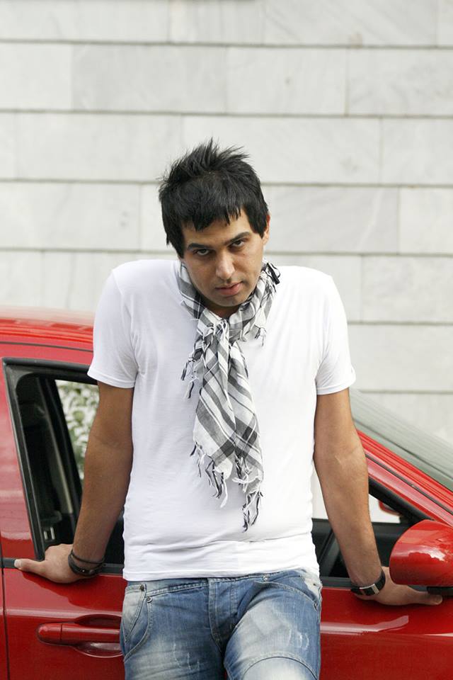 http://s1.picofile.com/file/7990762468/1375899_10151988434831145_1836271355_n.jpg