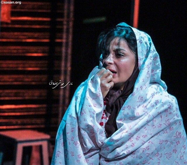 سیما تیرانداز با چادر رنگی