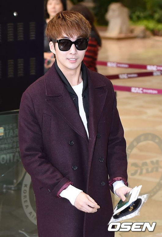 http://s1.picofile.com/file/8227466600/CV7PpKMWUAI0dkJ.jpg