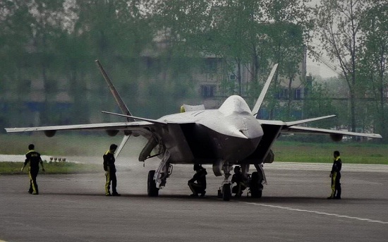 نیروی هوایی چین اخبار ورود به خدمت جنگنده نسل پنجم خود را تکذیب کرد 