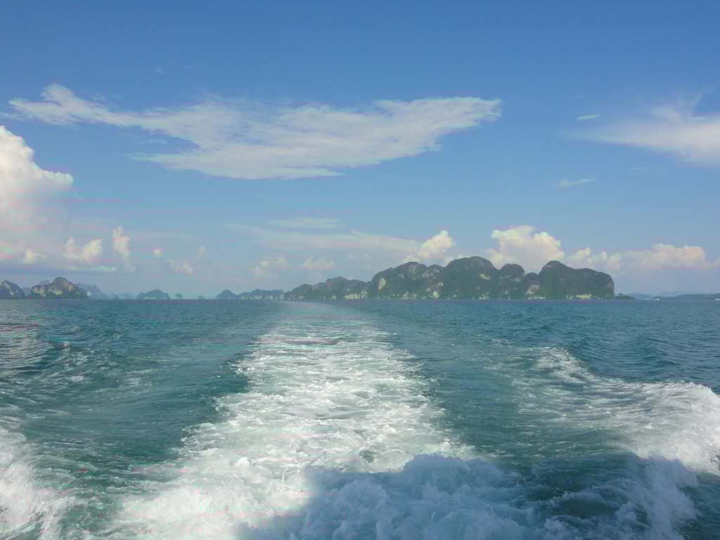 http://s1.picofile.com/file/8261786876/695.jpg