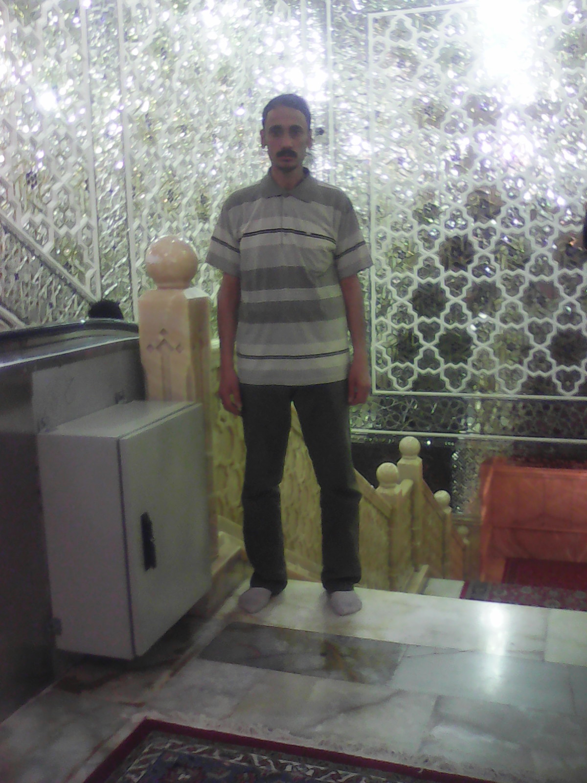 http://s1.picofile.com/file/8262488918/IMG_20100102_090508.jpg