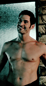 http://s1.picofile.com/file/8263737942/tumblr_o3huc5INcg1rpxixso2_250.gif