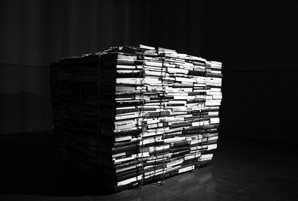 کتابهای در زنجیر، ایمان رفیعی، ۱۳۹۴ کتابهای در زنجیر، ایمان رفیعی، ۱۳۹۴