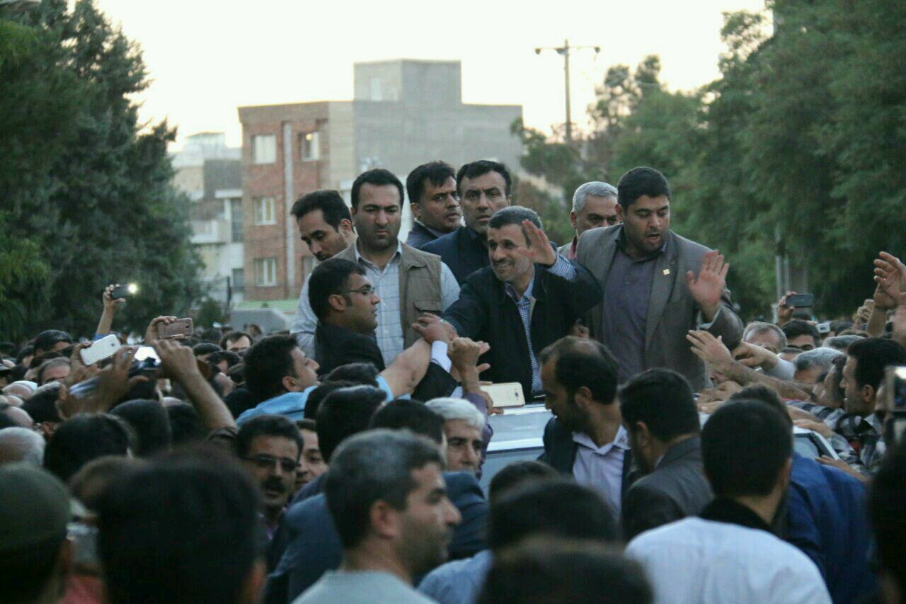  : احمدي نژاد در قزوين: ده ها و صدها سال، دايره مديريت هامحدود به افراد خاص و ثابت بوده است   ت