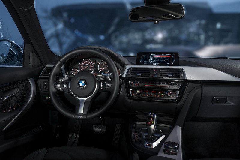 بررسی خودروی BMW 330e هیبریدی