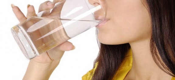 کم نوشیدن آب باعث چاقی می شود