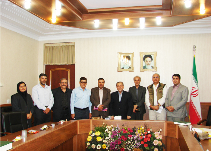 هروز راعی - محمدرضا شکراللهی -علی اکبر نوری زمان آبادی - رسول زرگرپور استاندار اصفهان-علی راعی  -فضل الله سلطانی -حشمت الله انتخابی -قربان علی ابراهیمی -مهرناز آزاد