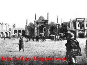 http://s1.picofile.com/freenews/Pictures/OLD-PIC.BLOGSPOT/oldpic2/tehran3Topkhaneh.jpg