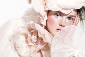 در فصل گرما چگونه آرایش کنم؟