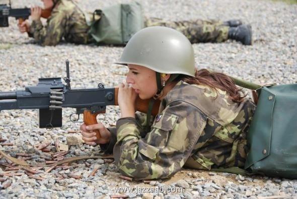 عکس از زنان و دختران 
نظامی-www.jazzaab.com