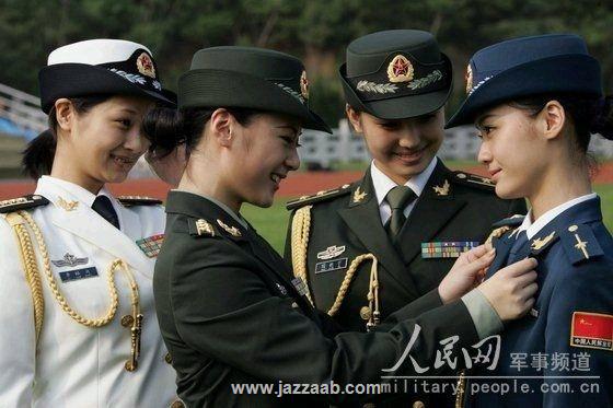 عکس از زنان و دختران نظامی-www.jazzaab.com