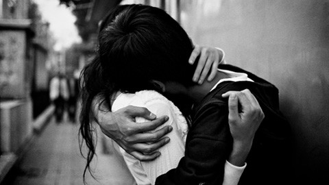 i,remember,every,day,بغل,b,w,hug,kiss,love-57b9d9e6dd98bee7760cbe1a40708c45_h.jpg